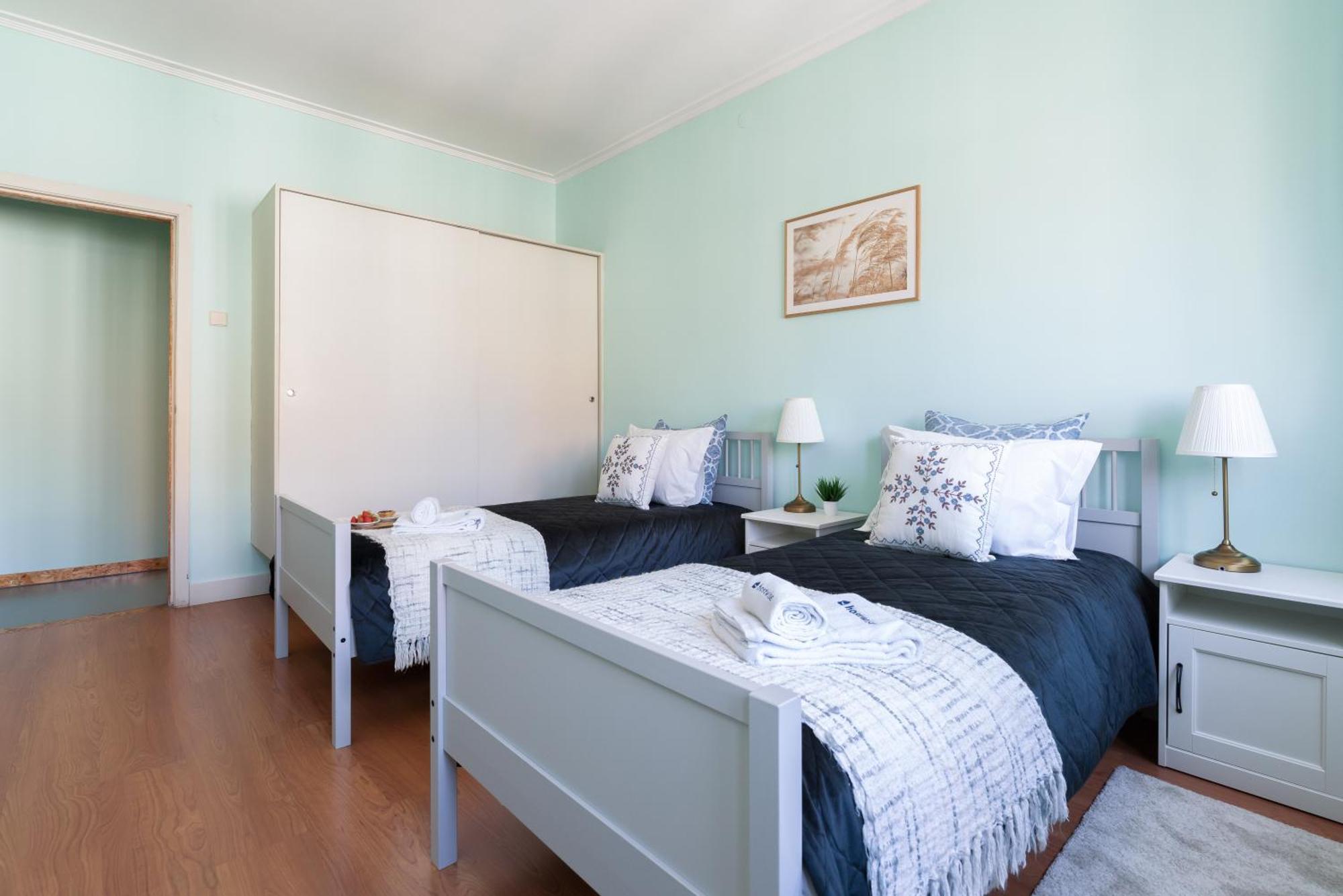 Host Wise - Colorful Bright Flat With Balcony Apartment ปอร์โต ห้อง รูปภาพ
