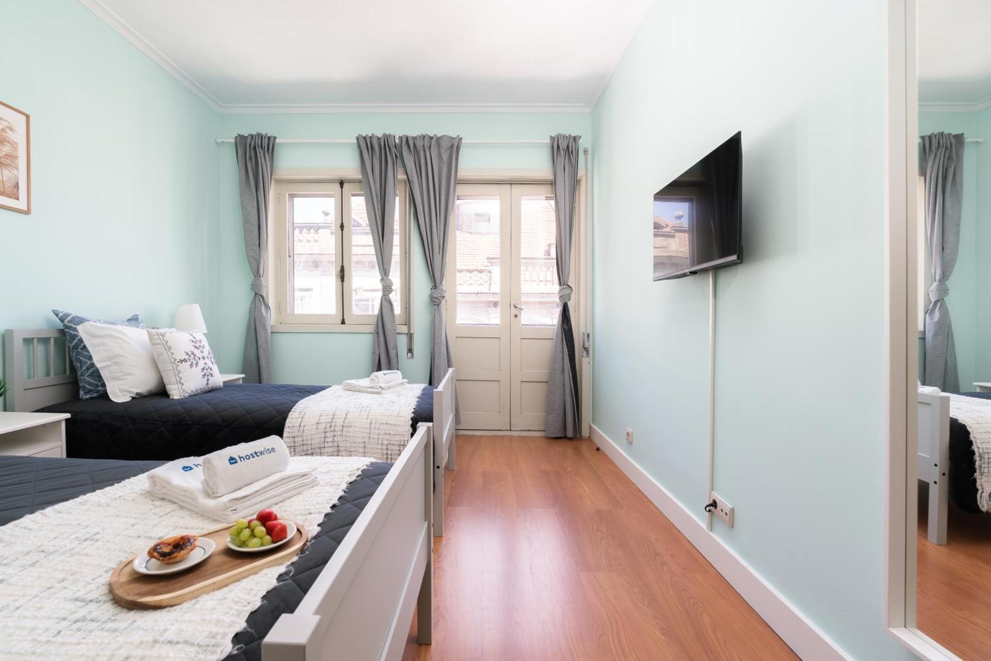 Host Wise - Colorful Bright Flat With Balcony Apartment ปอร์โต ห้อง รูปภาพ